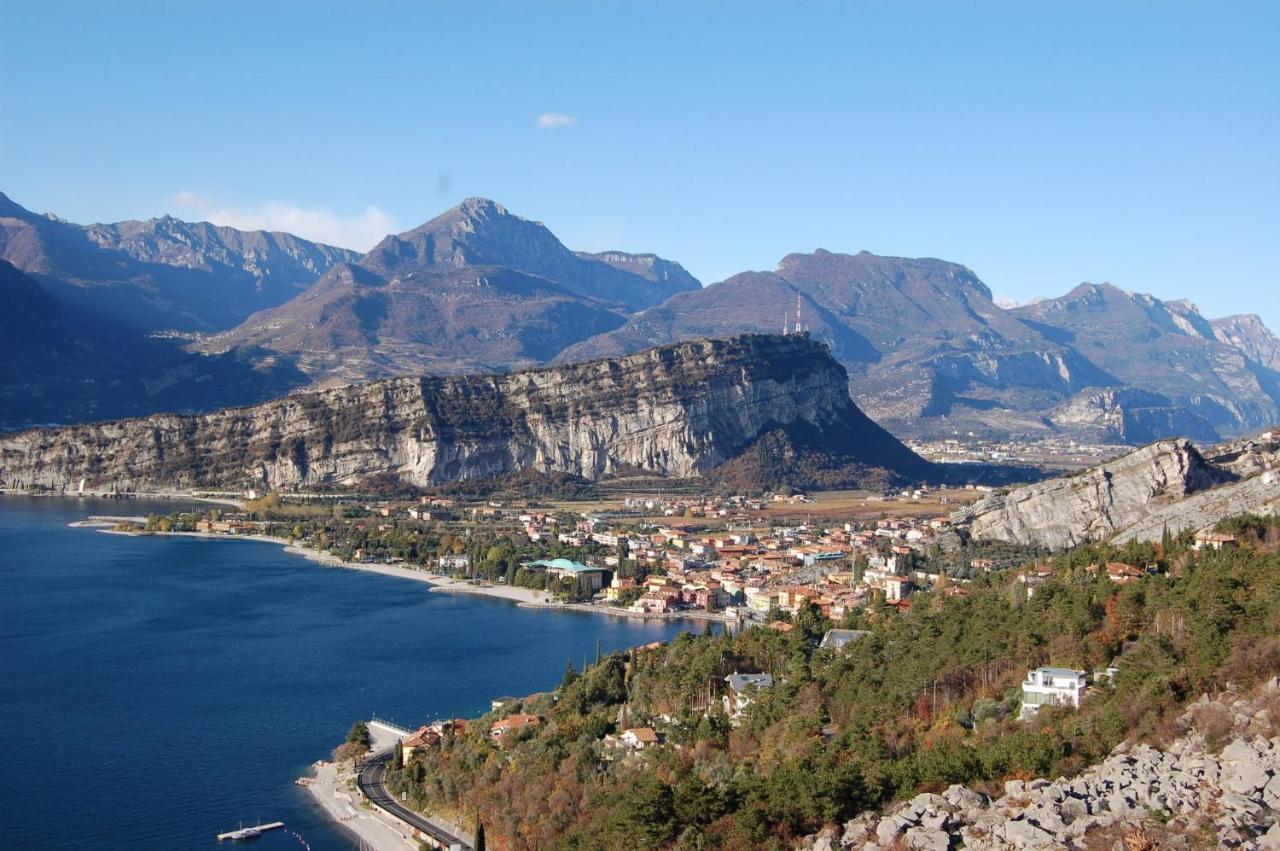 Casa Zanoni Lägenhet Torbole Sul Garda Exteriör bild