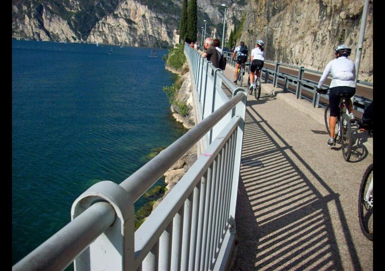 Casa Zanoni Lägenhet Torbole Sul Garda Exteriör bild