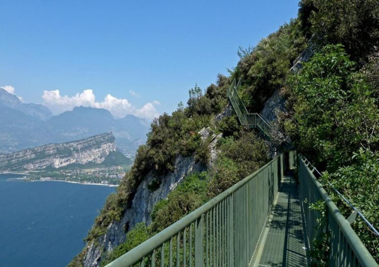 Casa Zanoni Lägenhet Torbole Sul Garda Exteriör bild